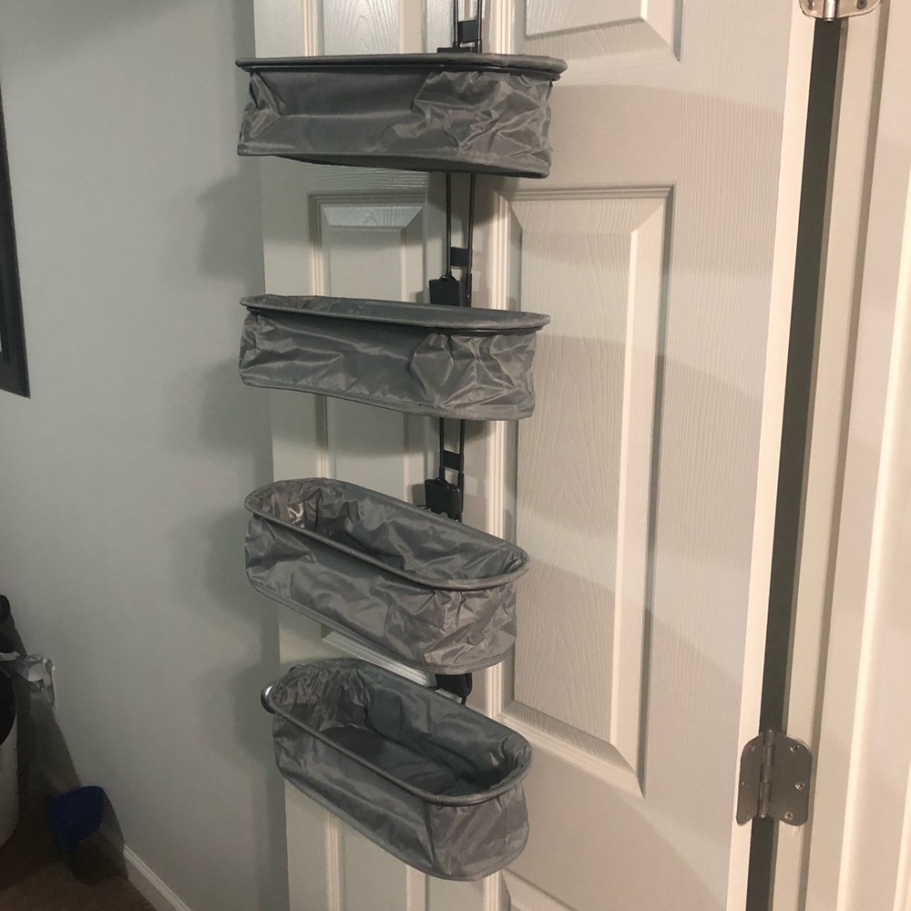 Loft by UMBRA door hanging storage.